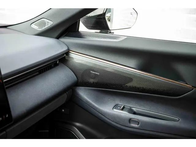 Lynk & Co 08 1.5 More 2026 Hybride Benzine 31