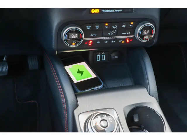 Ford Kuga 2.5 PHEV ST-Line X 2021 Hybride Benzine 38