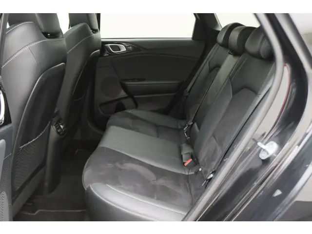 Kia ProCeed 1.4 T-GDI GT-PlusLine 2020 Benzine 17