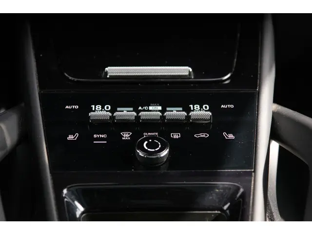 Porsche Cayenne 3.0 E-Hybrid 2023 Hybride Benzine 36