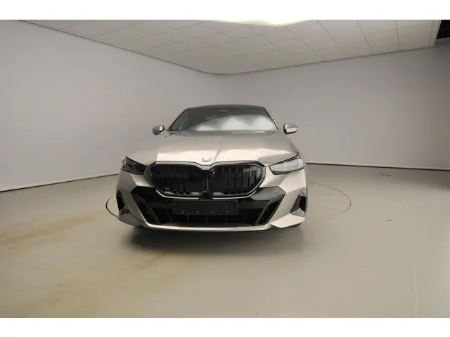 BMW 5 Serie 530e M Sport Edition 2026 Hybride Benzine 5