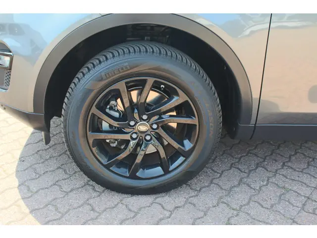 Land Rover Discovery Sport 2.0 Si4 4WD SE 2016 Benzine 23