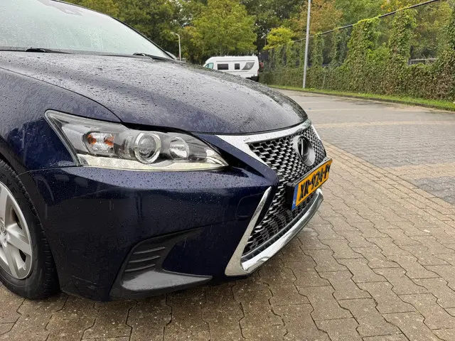 Lexus CT 200h 2019 Hybride Benzine 13