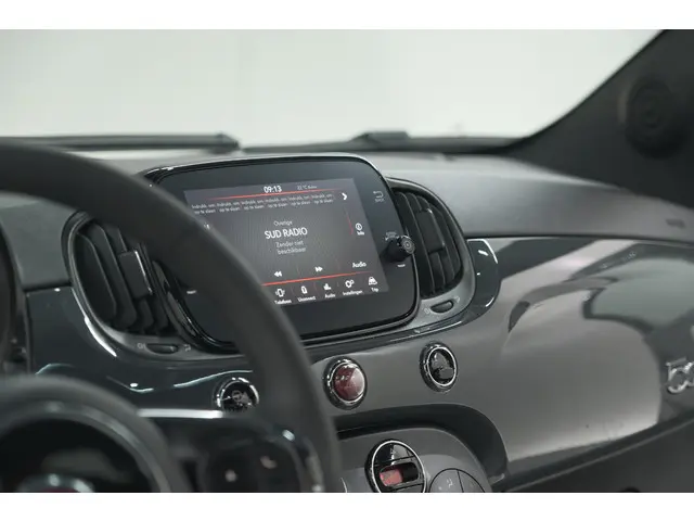 Fiat 500 1.0 Hybrid Dolcevita 2022 Benzine 45