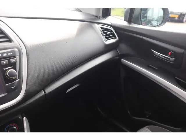 Suzuki S-Cross SX4 1.6 Exclusive 2014 Benzine 27