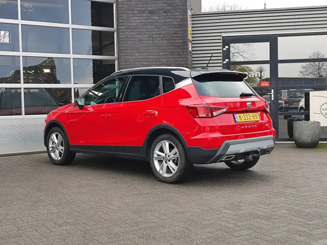 SEAT Arona 1.0 TSI DSG FR Business Intense 2021 Benzine 18