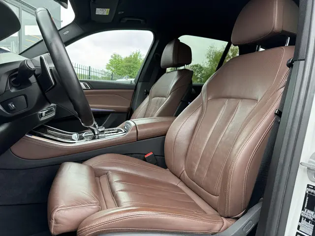 BMW X5 xDrive40i High Executive 7p. 2019 Benzine 6