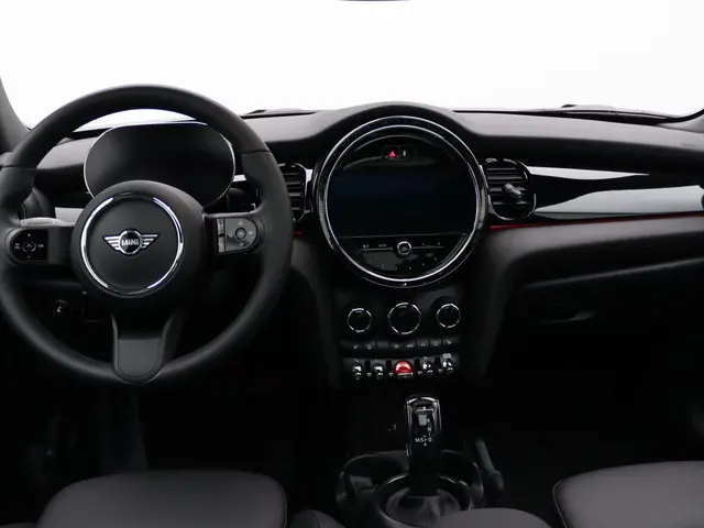 MINI 3-Deurs Cooper 2024 Benzine 22