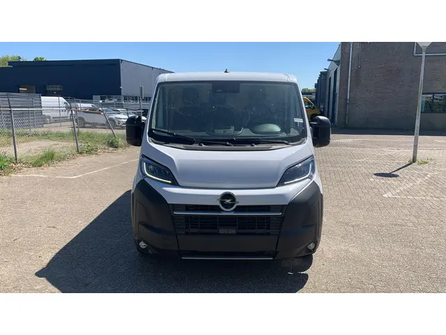 Opel Movano 2