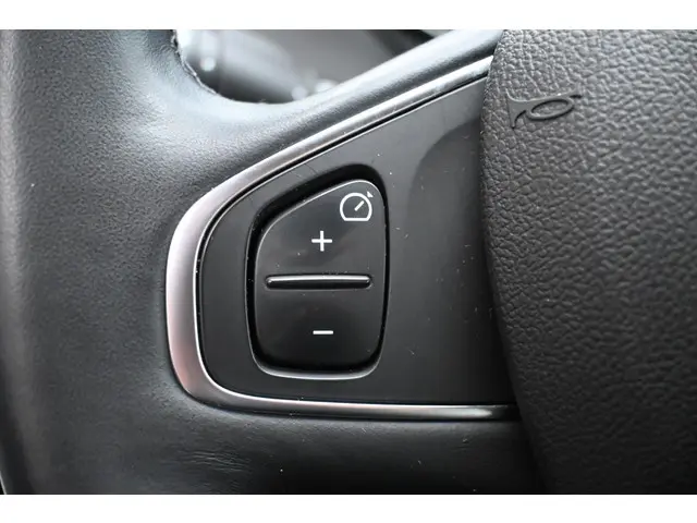 Renault Captur TCe 150 EDC Initiale Paris 2019 Benzine 23