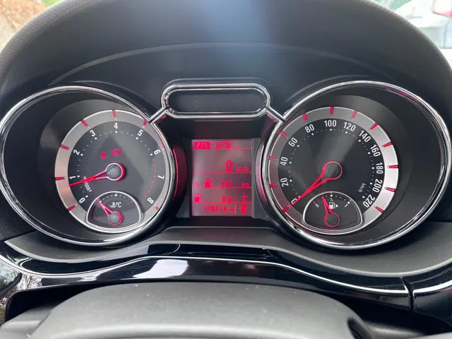 Opel ADAM 1.4 Glam 2014 Benzine 25