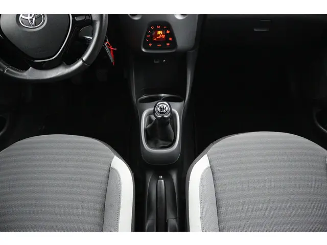 Toyota Aygo 1.0 VVT-i x-joy 2020 Benzine 26