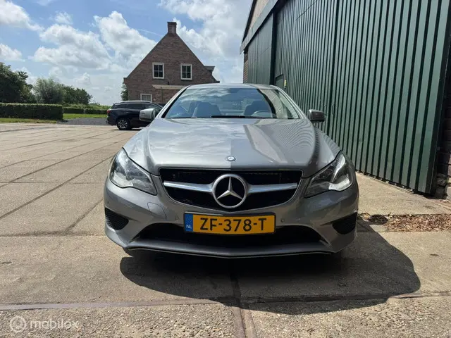 Mercedes-Benz E-Klasse Coupé 320 2015 Benzine 5