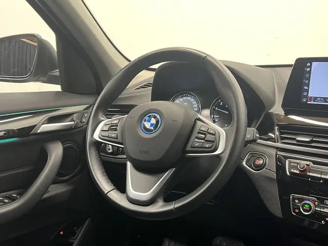 BMW X1 xDrive25e 2022 Hybride Benzine 30