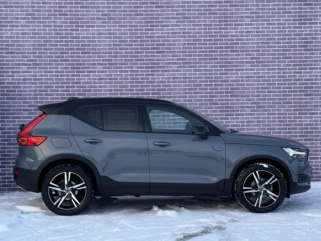 Volvo XC40 1.5 T3 R-Design 2020 Benzine 31