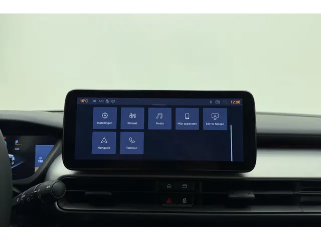 Jeep Avenger 1.2 e-Hybrid Summit 2025 Hybride Benzine 28