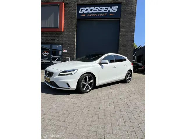 Volvo V40 2.0 T4 R-Design automaat 2017 Benzine 7