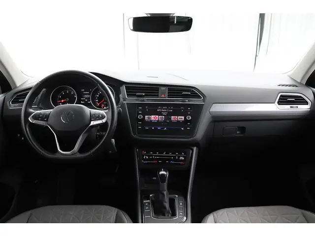 Volkswagen Tiguan 1.5 TSI 150pk DSG Life 2022 Benzine 22