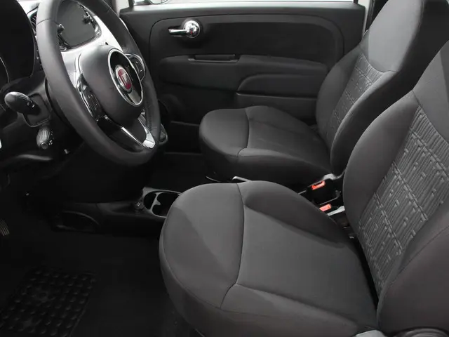Fiat 500 1.0 Hybrid Dolcevita 2024 Benzine 9