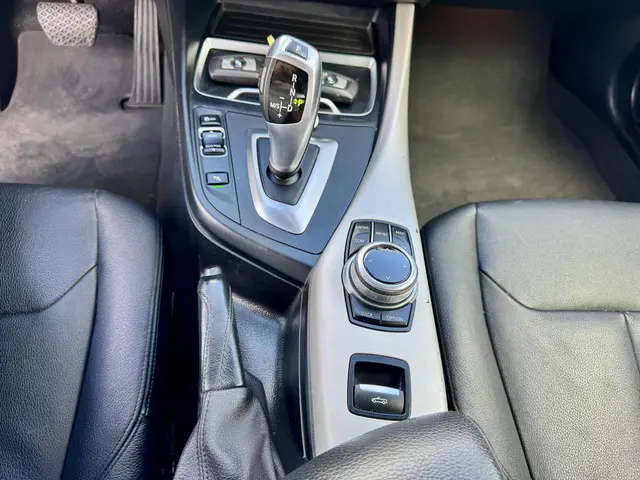 BMW 2 Serie Cabrio 220i Executive 2017 Benzine 30