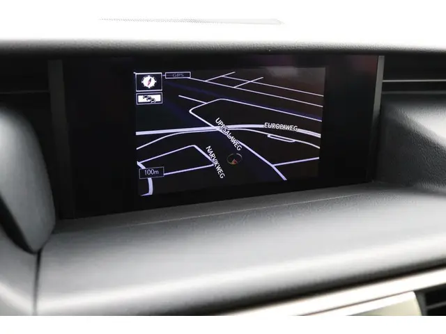 Lexus IS 300h Hybrid Business Line 2017 Hybride Benzine 25