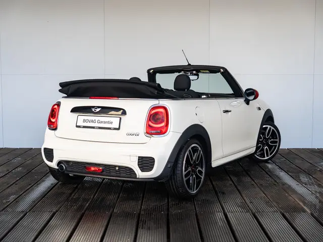 MINI Cooper Cabrio Aut. 2017 Benzine 2