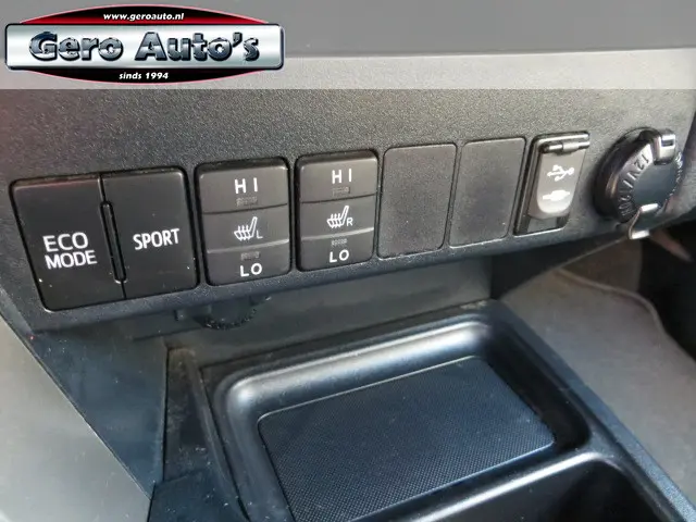 Toyota RAV4 2.0 Executive Business 4WD 2015 Benzine 10