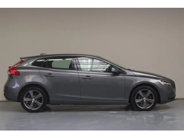 Volvo V40 3