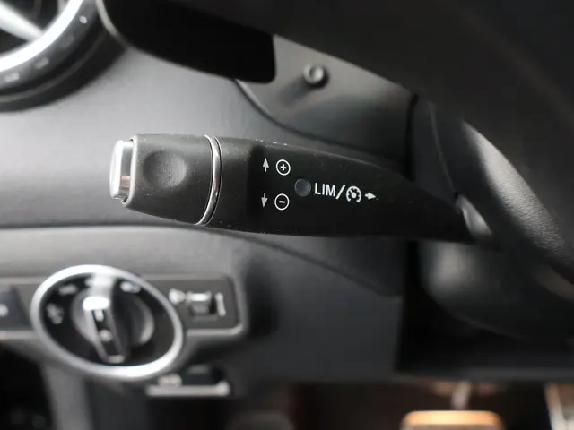 Mercedes-Benz GLA 180 Ambition AUTOM. 2016 Benzine 19