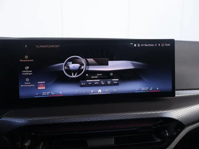 BMW 3 Serie Touring 330e 2025 Hybride Benzine 27