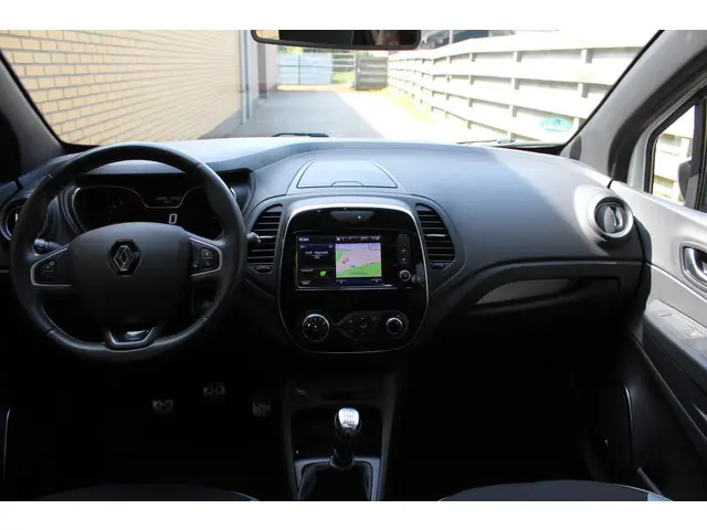 Renault Captur 1.2 TCe Bose 2017 Benzine 33