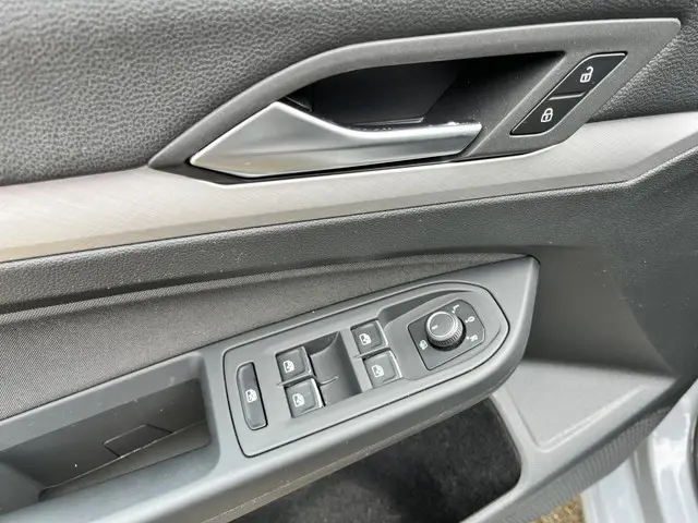 Volkswagen Golf 1.5 TSI Life 2020 Benzine 16