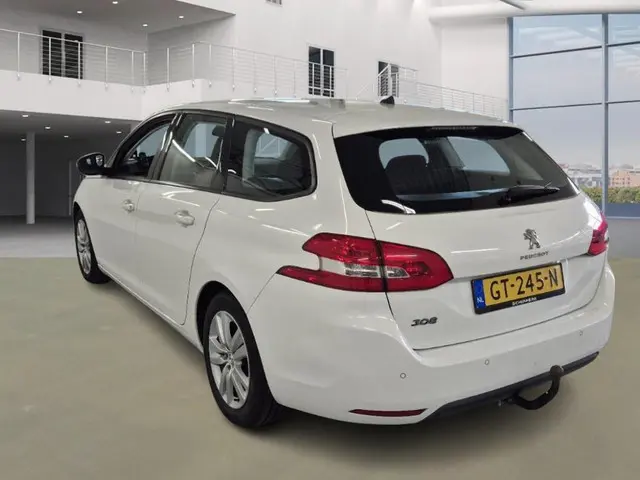 Peugeot 308 SW 1.2 e-THP Allure 2014 Benzine 4