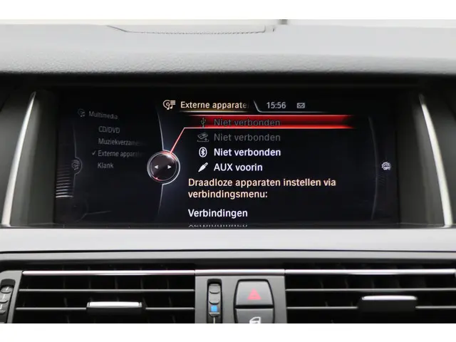 BMW 5 Serie Touring 535i Luxury Edition 2016 Benzine 46