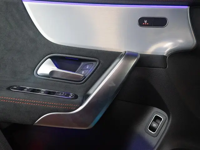 Mercedes-Benz CLA Coupé 180 AMG Line 2025 Benzine 11