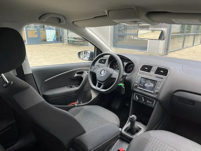 Volkswagen Polo 1.0 Comfortline Edition 2016 Benzine 4