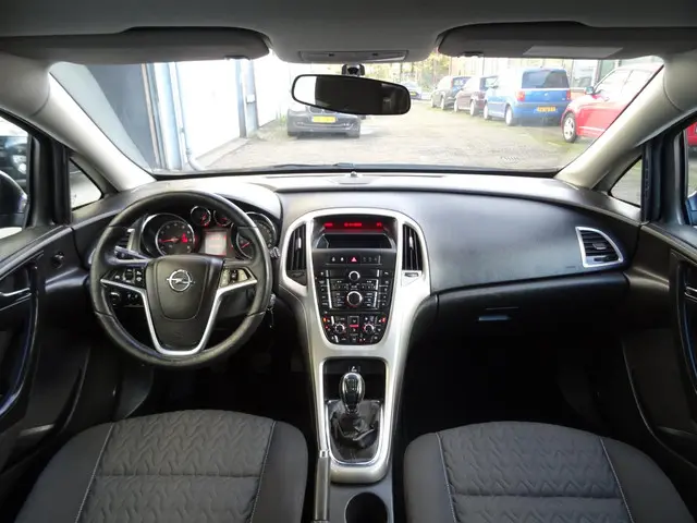 Opel Astra 1.4 Turbo Design Edition 2013 Benzine 4