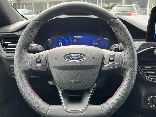 Ford Kuga 2.5 PHEV ST-Line X 2024 Hybride Benzine 24