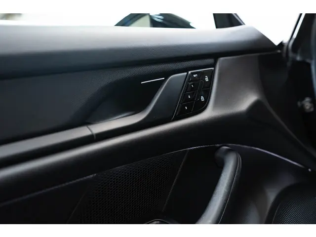 Porsche Taycan 4S Performance 84 kWh 2020 Elektrisch 26