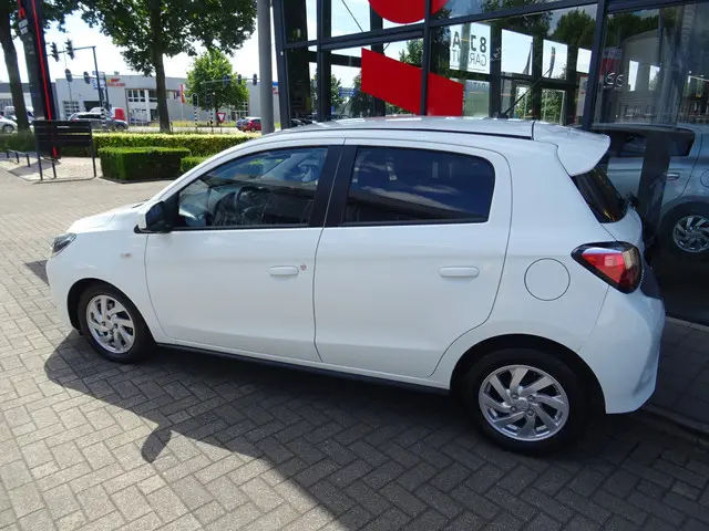 Mitsubishi Space Star 1.2 Active 2021 Benzine 6