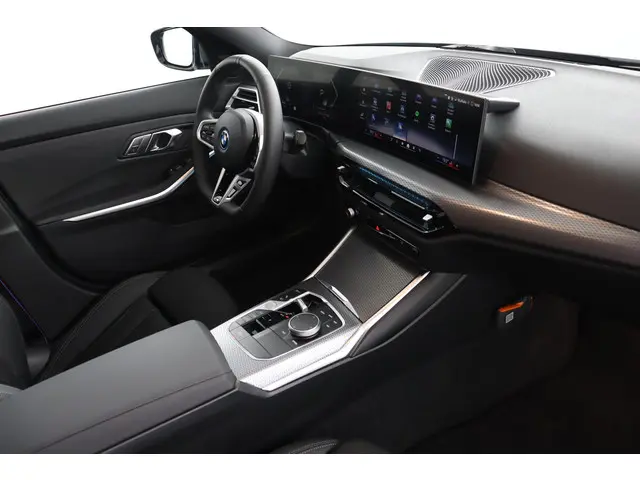 BMW 3 Serie Touring 330e 2025 Hybride Benzine 73