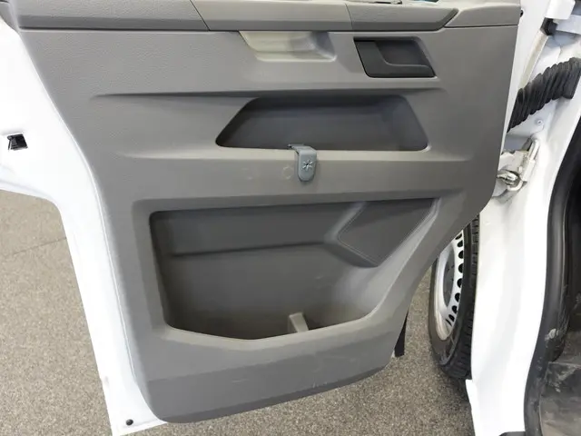 Volkswagen Transporter 2.0 TDI 110pk L2H1 2021 Diesel 9