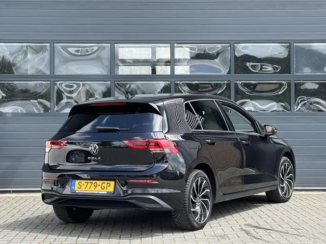 Volkswagen Golf 1.0 TSI LIFE 2023 Benzine 3