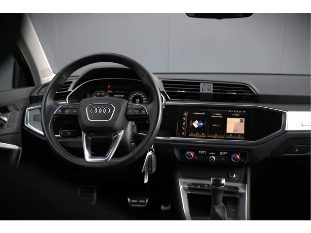 Audi Q3 45 TFSI e Advanced edition 2021 Hybride Benzine 38