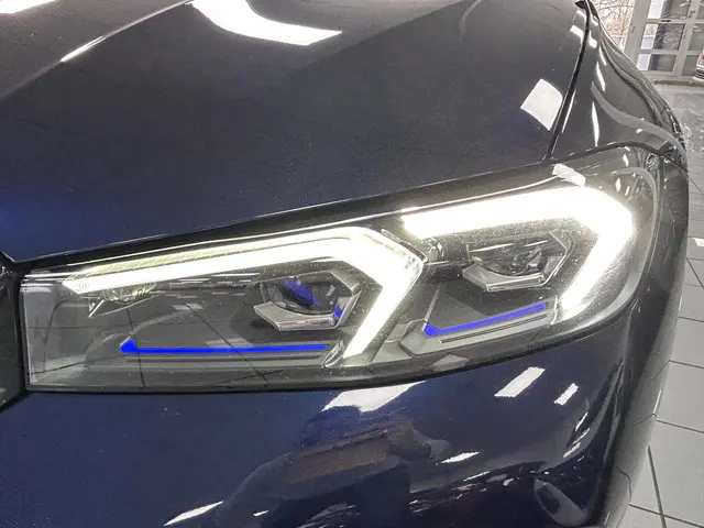 BMW 3 Serie Touring 330e xDrive 2022 Hybride Benzine 24