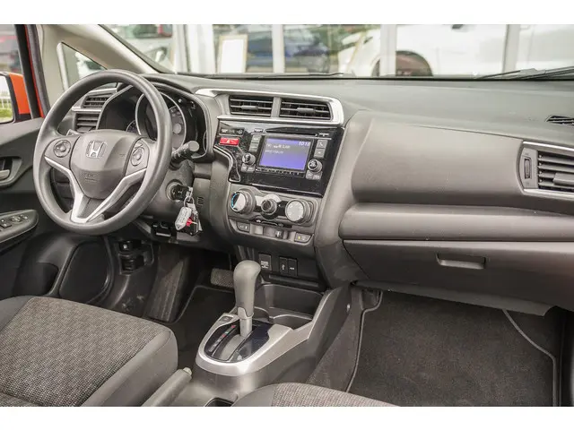 Honda Jazz 1.3i VTEC TREND 2017 Benzine 18