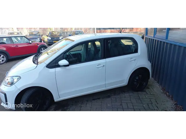 Volkswagen up! 1.0 2020 Benzine 4