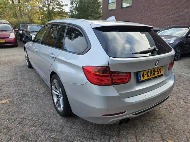 BMW 3 Serie Touring 316i Executive Sport 2013 Benzine 8