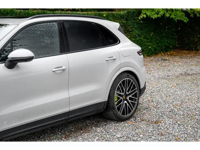 Porsche Cayenne 3.0 E-Hybrid 2024 Hybride Benzine 33