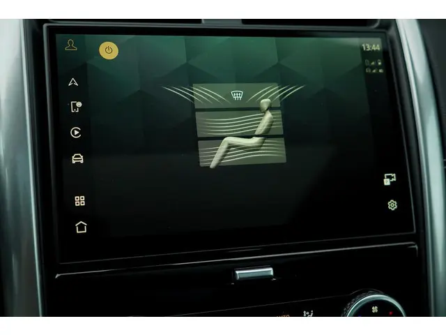 Land Rover Discovery 3.0 D250 R-Dynamic SE 2024 Diesel 48